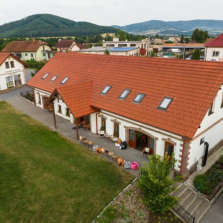 Rezort Masarykov Dvor Pstrusa Εξωτερικό φωτογραφία